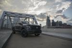 Nissan Titan SL Midnight Edition Crew Cab 2017 года
